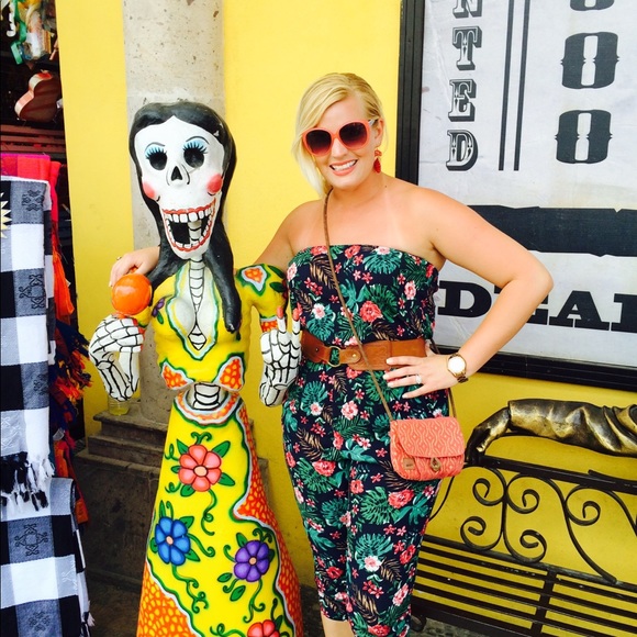 Meet your Posher, Candice - Picture 1 of 3